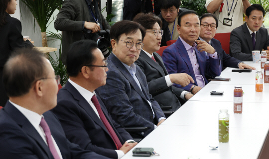 22일 국회 본청에서 추경호 국민의힘 원내대표 주재로 여당 중진회의가 열리고 있다.<연합뉴스 사진>